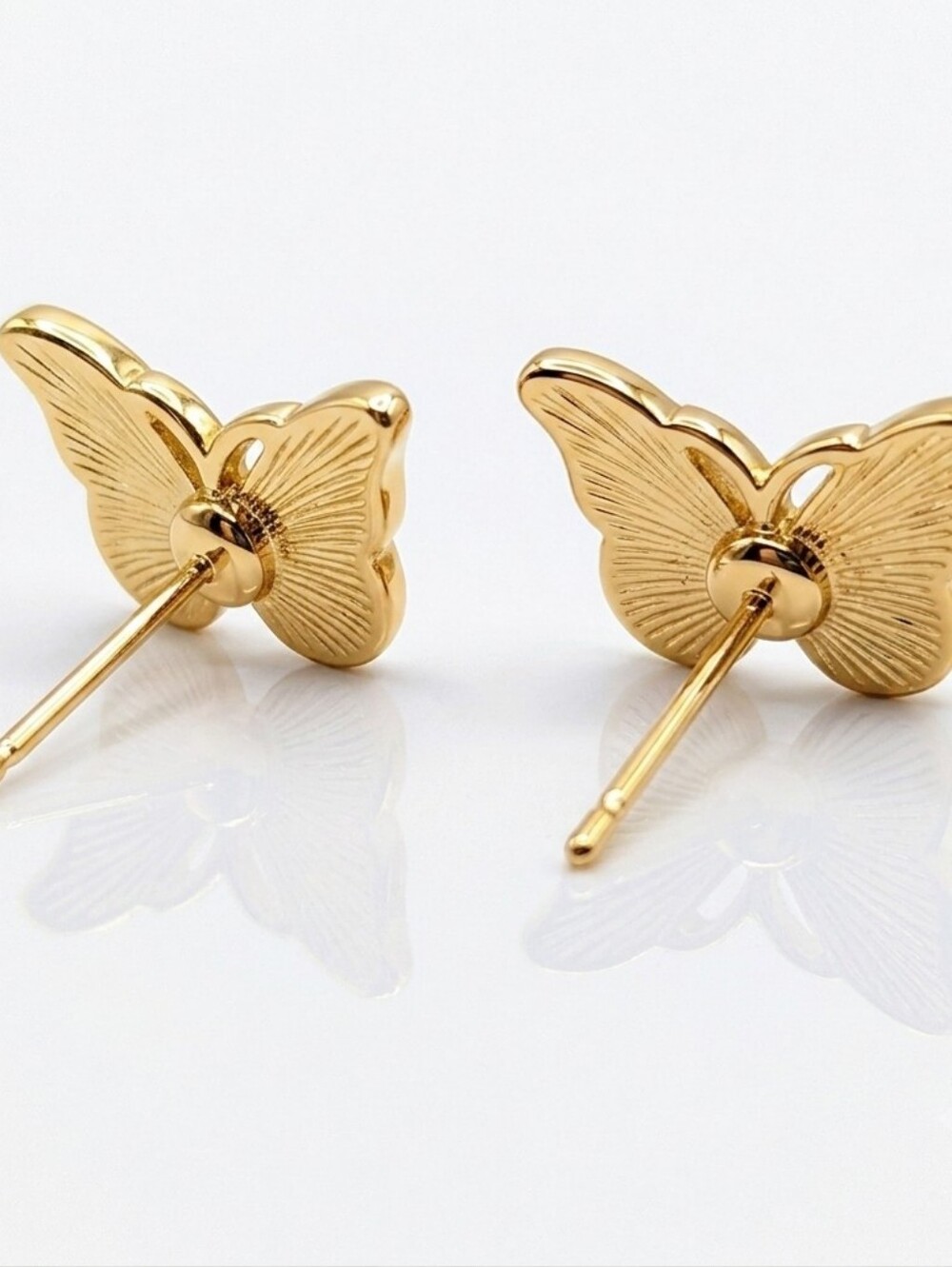 New Elegant Oil Painted Green Butterfly Animal Jewelry Earrings Stud for Women - Picture 3 of 3